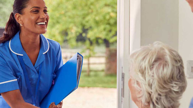 Nurse visiting a patient for palliative care